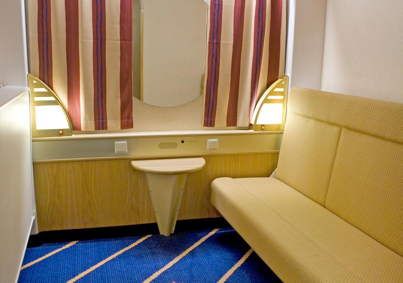 Viking Line Ferry Viking Cinderella - 2-Night Cruise Stockholm-Helsinki-Stockholm Hotel Bilik gambar