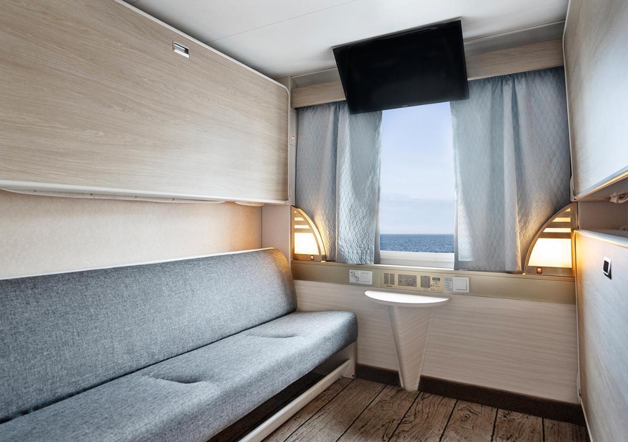 Viking Line Ferry Viking Cinderella - 2-Night Cruise Stockholm-Helsinki-Stockholm Hotel Bilik gambar