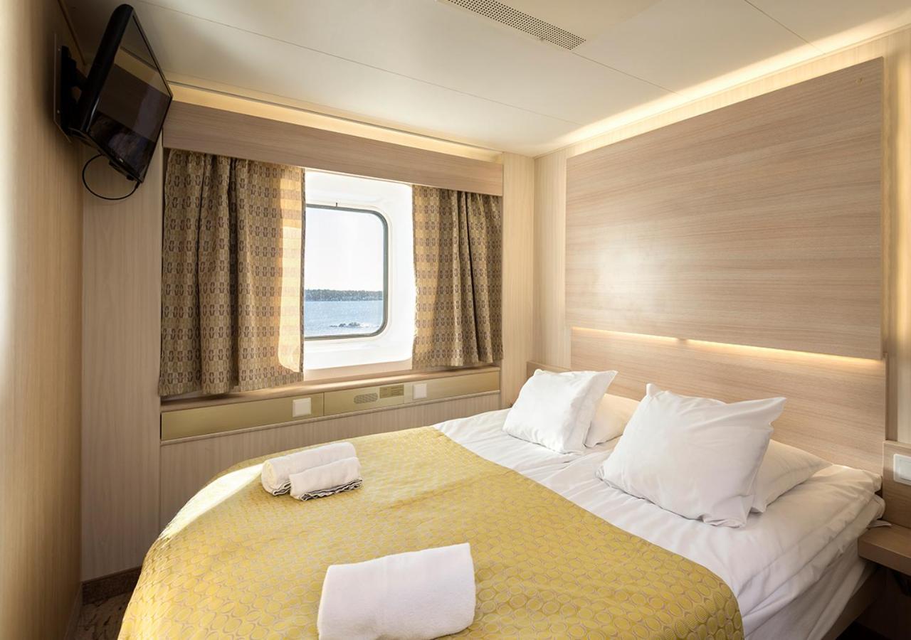 Viking Line Ferry Viking Cinderella - 2-Night Cruise Stockholm-Helsinki-Stockholm Hotel Bilik gambar
