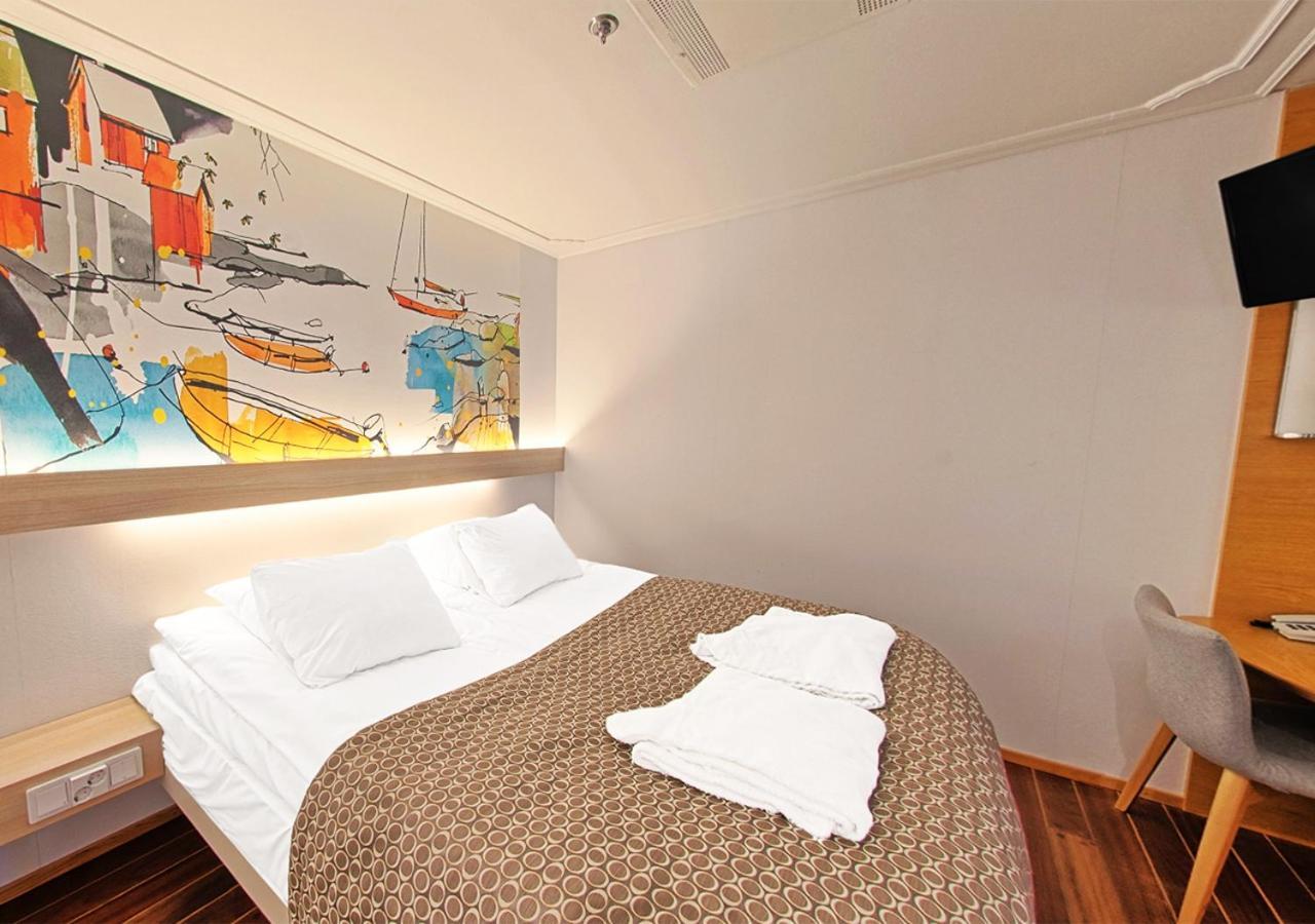 Viking Line Ferry Viking Cinderella - 2-Night Cruise Stockholm-Helsinki-Stockholm Hotel Bilik gambar