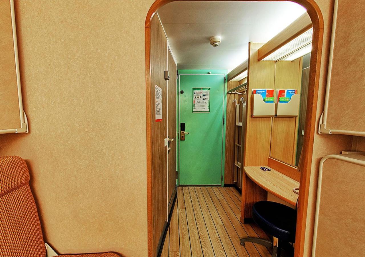 Viking Line Ferry Viking Cinderella - 2-Night Cruise Stockholm-Helsinki-Stockholm Hotel Bilik gambar