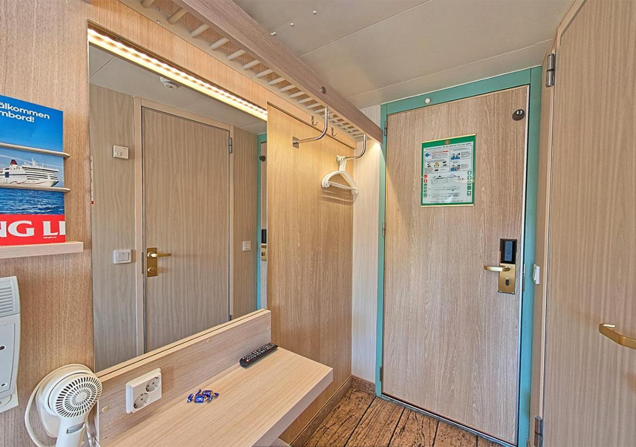 Viking Line Ferry Viking Cinderella - 2-Night Cruise Stockholm-Helsinki-Stockholm Hotel Bilik gambar