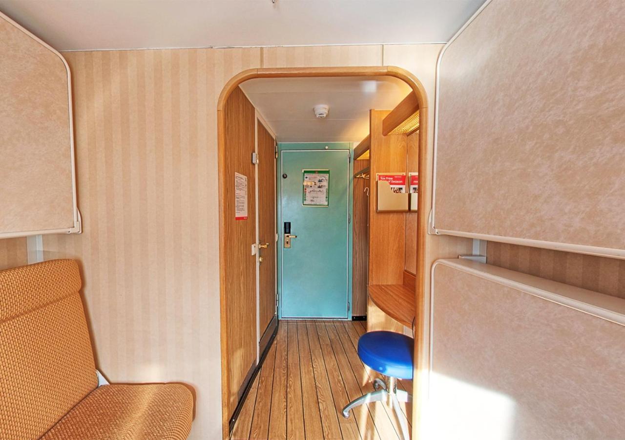 Viking Line Ferry Viking Cinderella - 2-Night Cruise Stockholm-Helsinki-Stockholm Hotel Bilik gambar